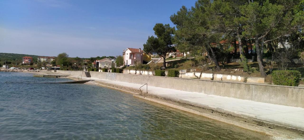 Apartment Dajana 4+2 Čižići Eksteriør bilde